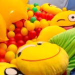 senSI Treatment Ball Pool Emojis